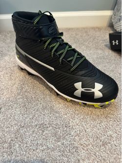 Under Armour Harper 3 Mid Baseball cleats - brand new!