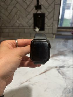 Apple Watch SE 44mm Aluminum Case