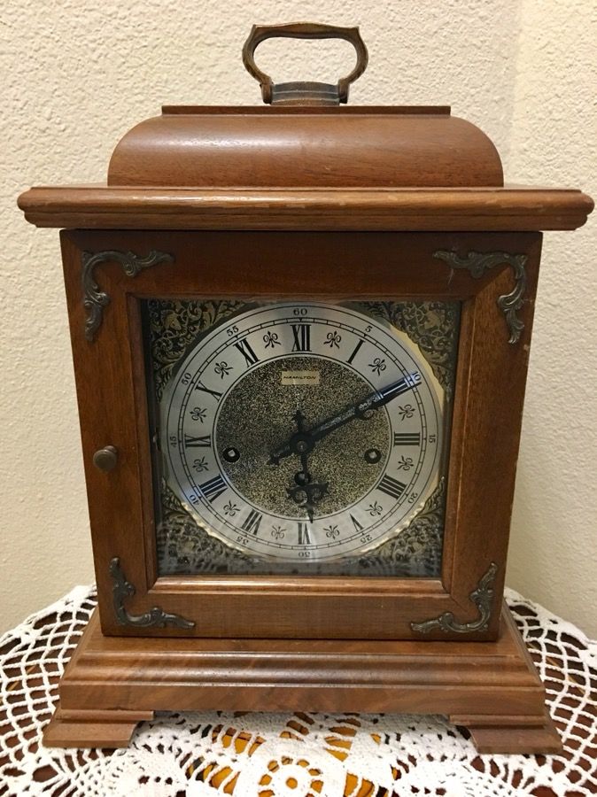 Hamilton mantle chime key wind clock