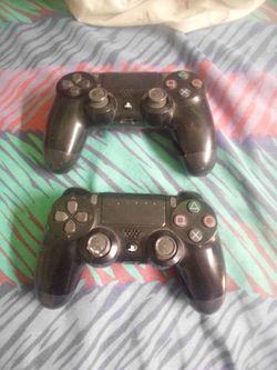 To Sony dualshock 4 wireless controllers for PS4