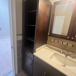 Beautiful Vanity, Sink, Countertop , Towel Tower