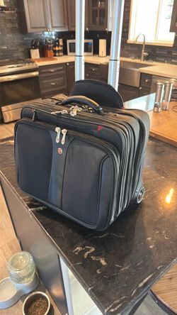 Swiss Army laptop rolling case