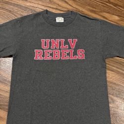UNLV Running Rebels Short Sleeve Tee * Small * Like NEW