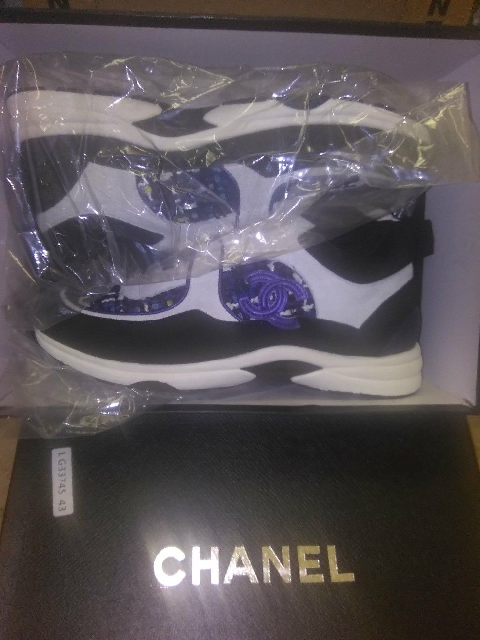 2019 CHANEL SUEDE TRAINERS (SIZE:8/9)