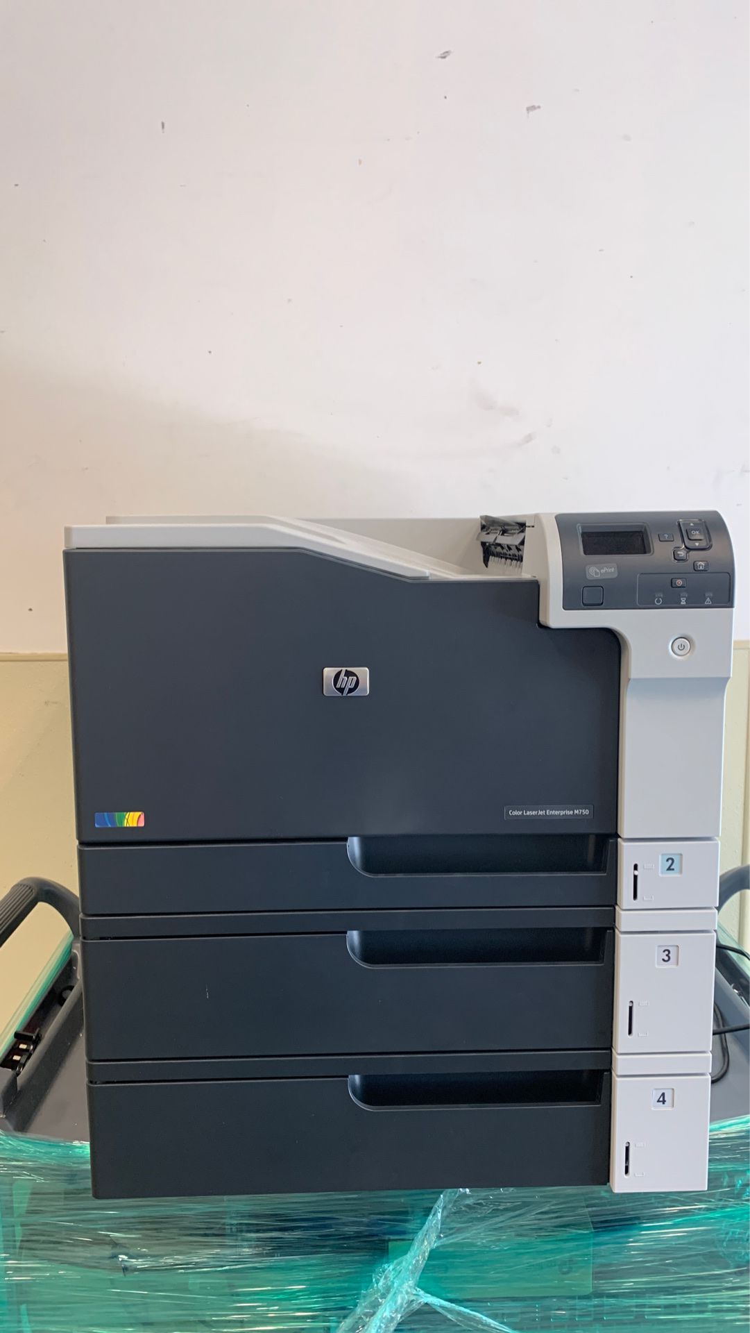 HP Color LaserJet Enterprice Printer Model M750 w 4 trays