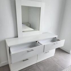 Dresser White With Mirror