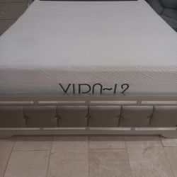 *Weekend Special!!!*---Classic Vida King Mattress Sets---Only $499!!!---Delivery And Financing🫡