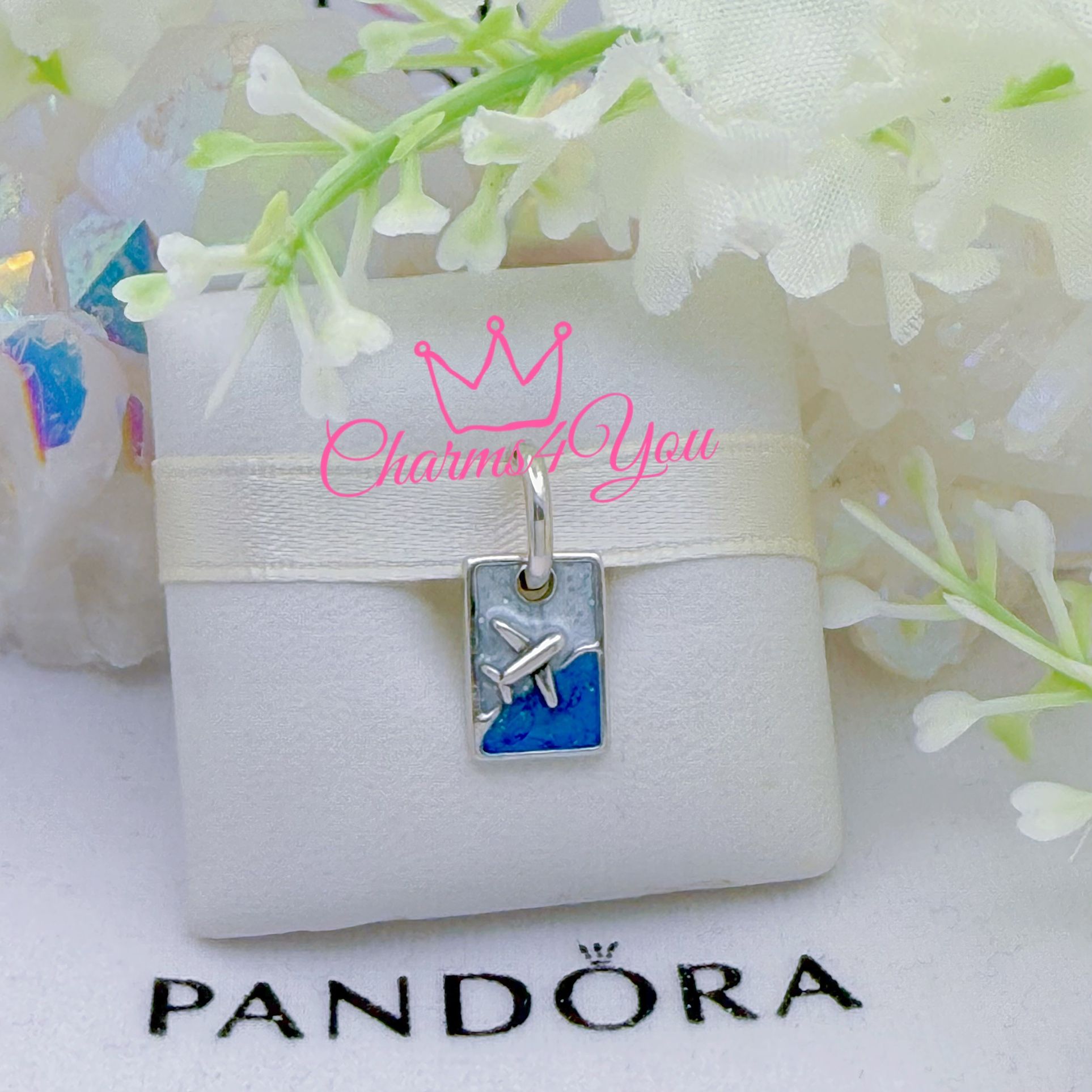 Adorable Charm 925 silver for Pandora moments bracelet.