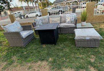 Patio furniture set outdoor new in the box