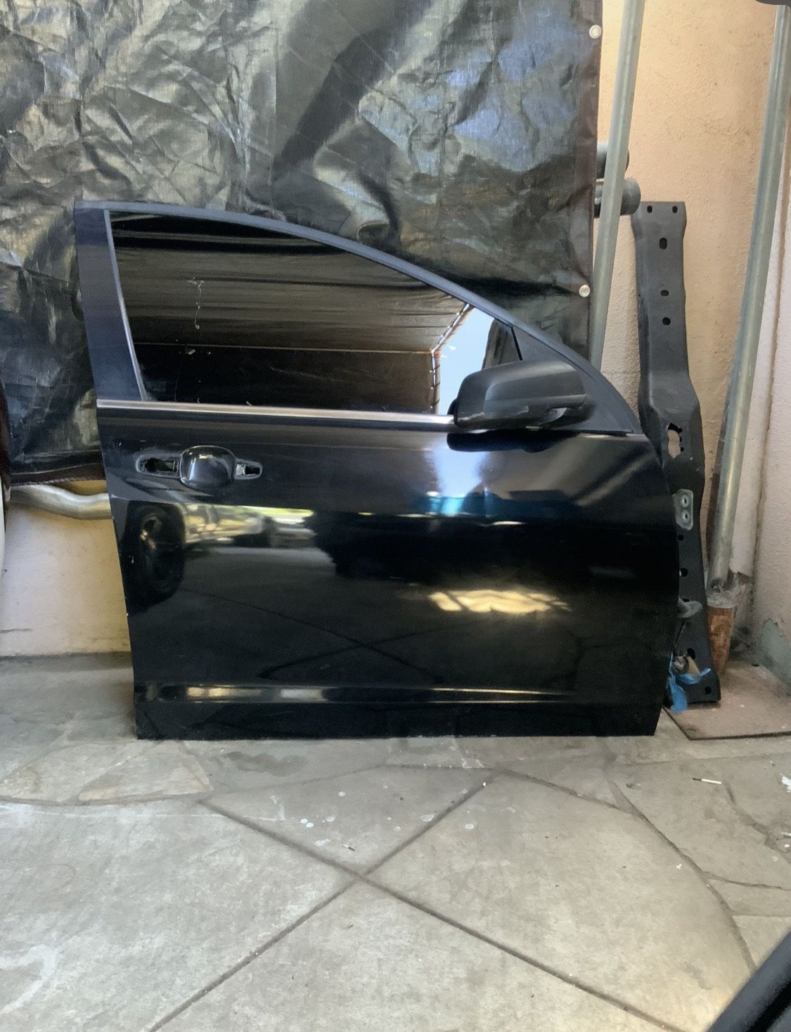 G8 Gt Front Right Door Shell