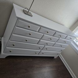 Dresser White
