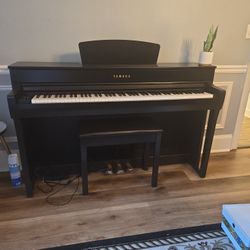 Yamaha Digital Piano (Like New) ClP -735
