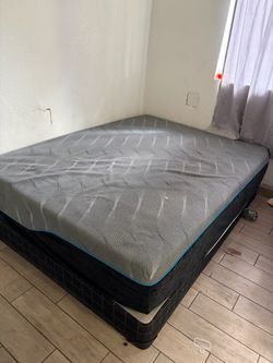 Queen bed memory foam