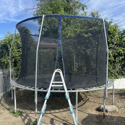 Trampoline 
