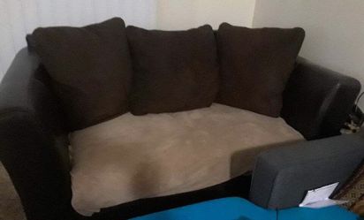 Like new couch very good taken care of
