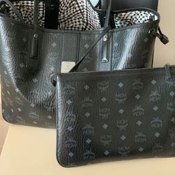 Black Handbag 