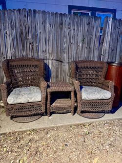 3-piece outdoor brown wicker patio set Swivel Chairs & Table