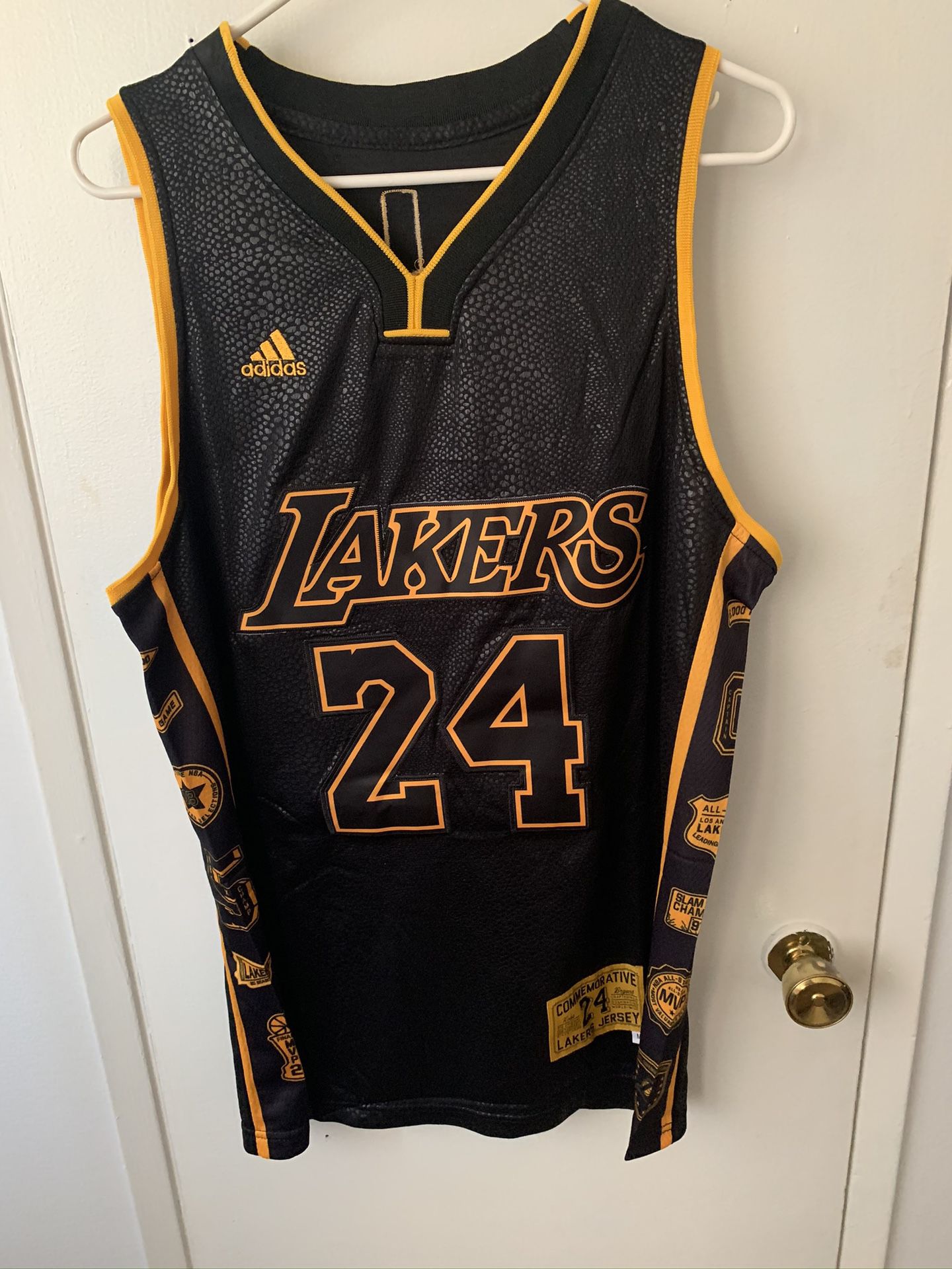 Kobe Bryant #24 black Los Angeles Lakers commemorative jersey