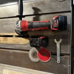 Milwaukee Cut-off / Grinder + 2 Batteries