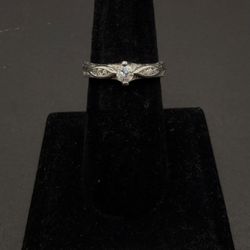 Ladies Diamond Ring