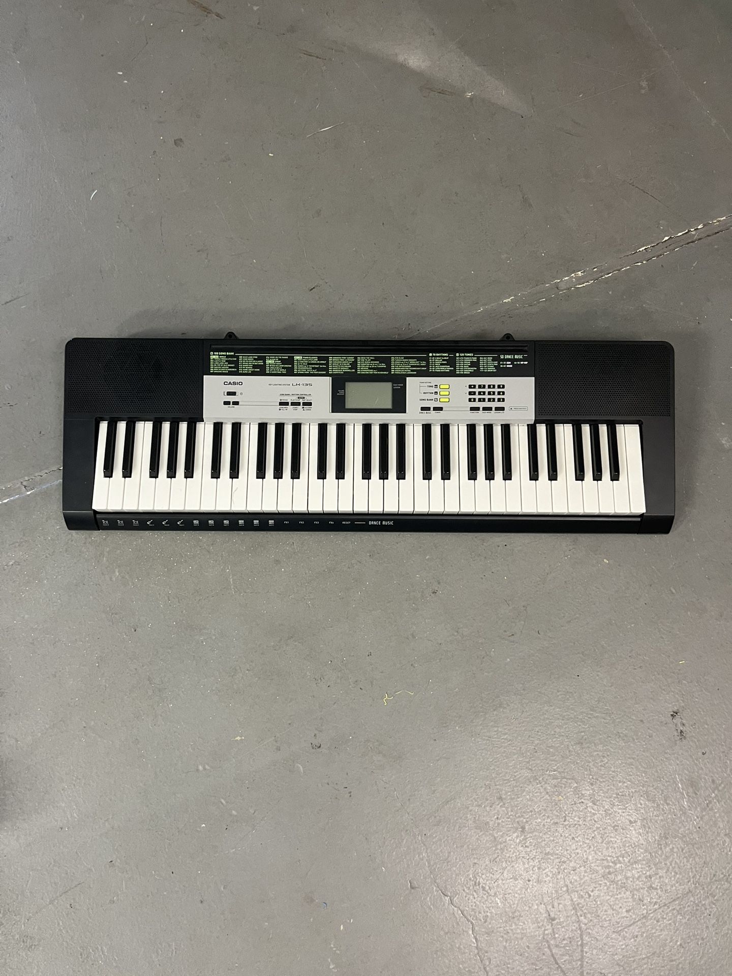 Casio Piano LK-135