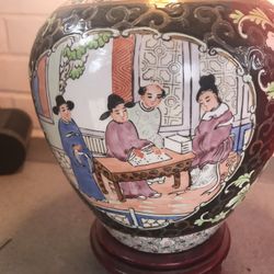 Vintage Chinese Polichrome Decorated Porcelain Lamp