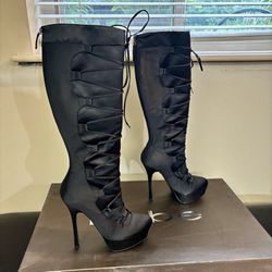 Classy Black Stiletto Heeled Boots 