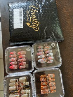 Uñas postizas