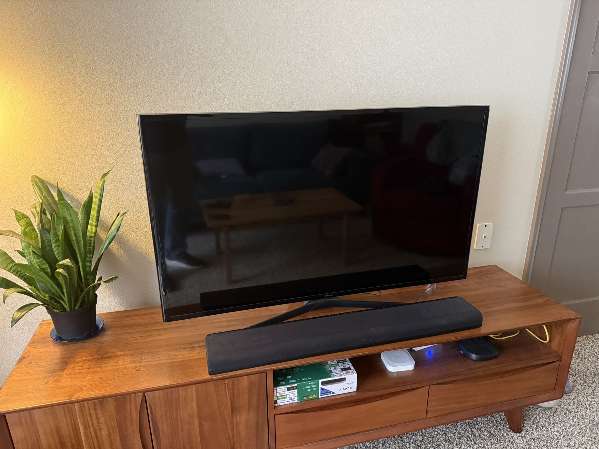 48” Smart TV with soundbar 