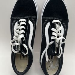 VANS Unisex Black & White Sneakers. Women Size : 9.0 - Men Size : 7.5