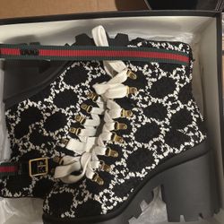Gucci Women’s Black Wool GG Hiking Boots – Brand New 
