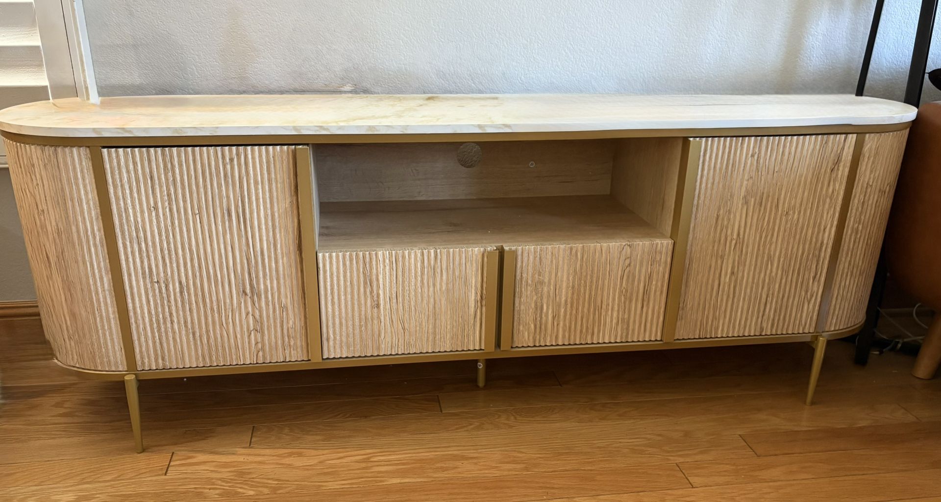 Beautiful TV Cabinet 70in