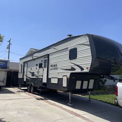  5th Wheel Toy Hauler