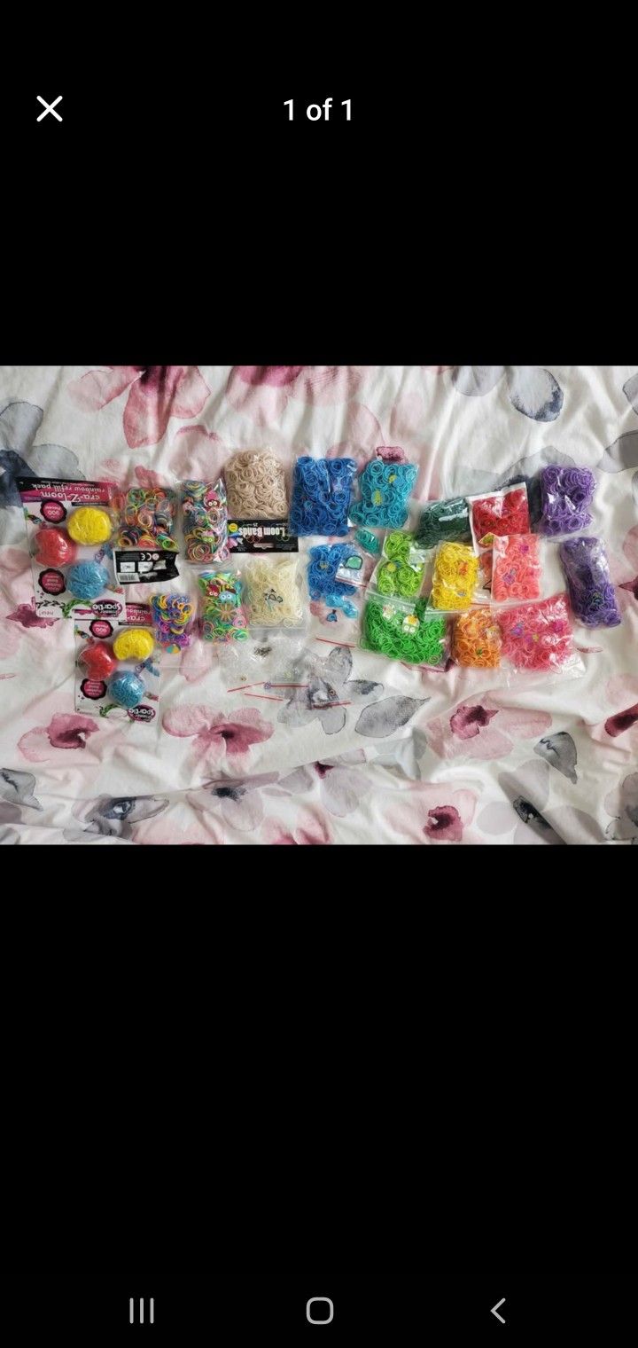 Lots Of Rainbow Loom Bands