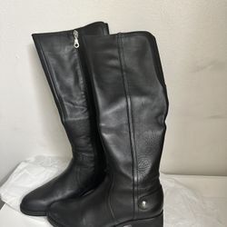 Boots Women’s Size 5.5