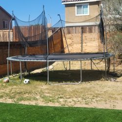 Trampoline 