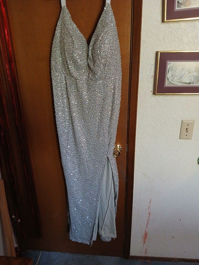 Amore Bella Sequenced Gown Size 2x