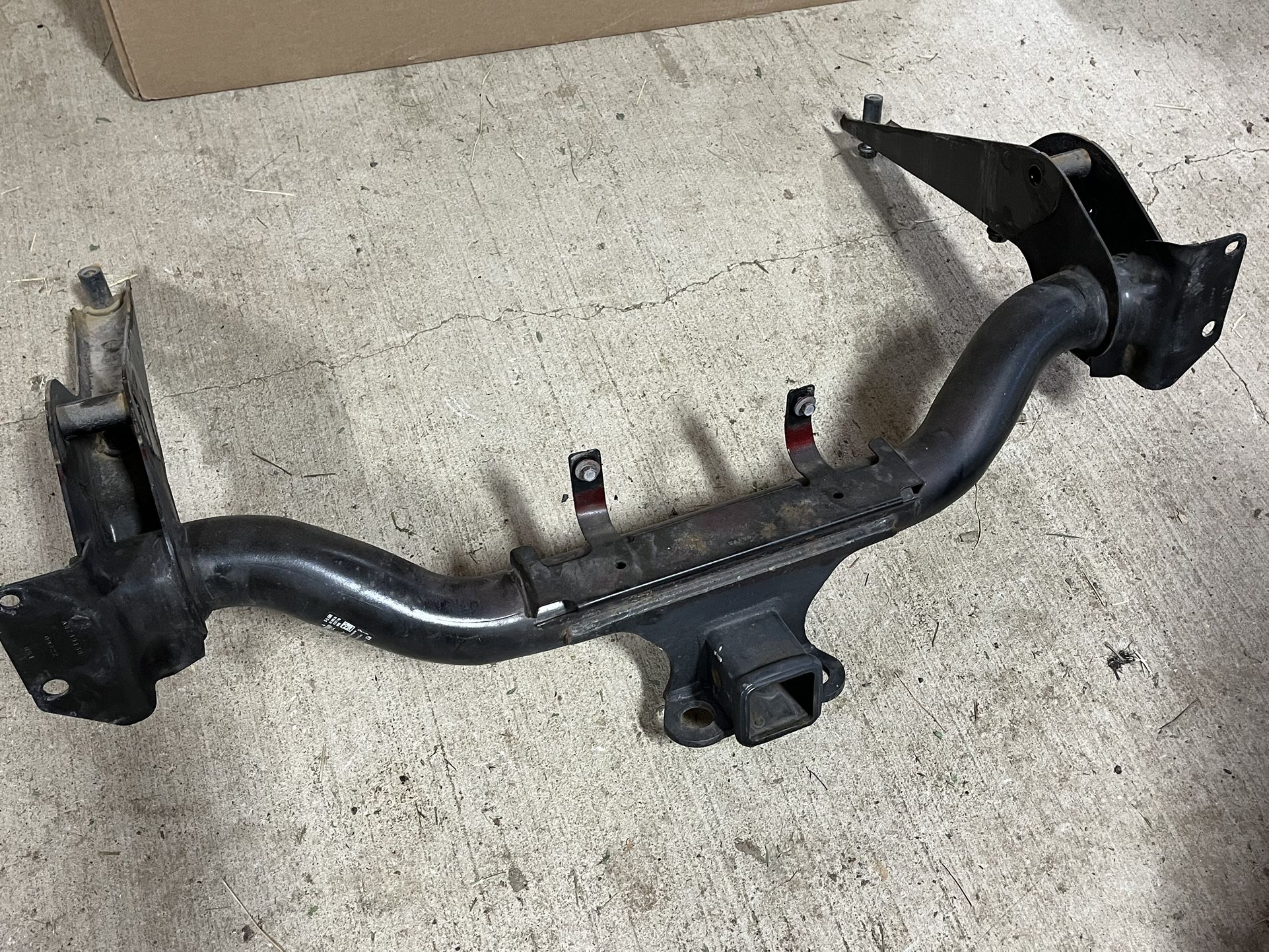 OEM/Stock GMC Sierra 3500HD Denali Dually Trailer Hitch