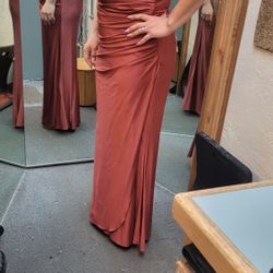 Flattering Evening Gown/Dress