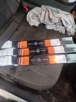 Universal lawn mower blades