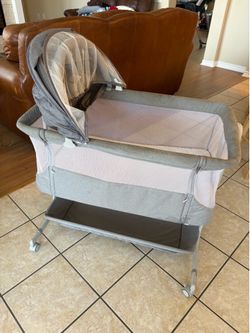 Baby Bassinet / Bedside Sleeper with Canopy - Gray