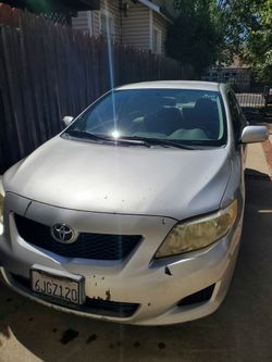 2010 Toyota corolla LE sedan