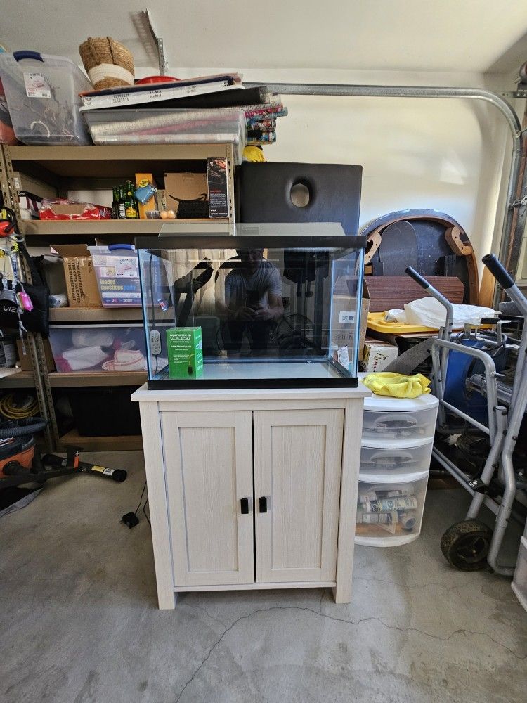 Aqueon 20 Gallon w Stand, Light, Air Pump & Filter