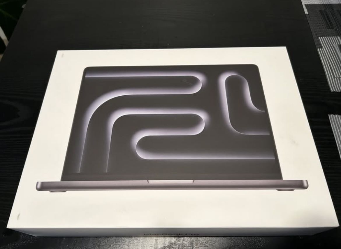 Apple MacBook Pro - 2024 14” M4 Laptop