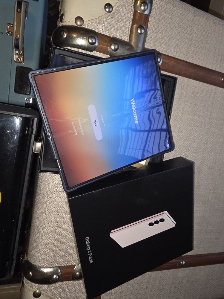 Samsung Z Fold 6 512 GB ( verizon Unlocked) . Used with Verizon but it is factory unlocked. The Phone is already verizon unlocked and will the Fold6 s