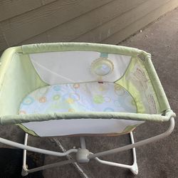 folding Bassinet 