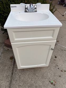 Foremost Bathroom Vanity with Sink and Faucet READ DESCRIPTION. NOT FREE