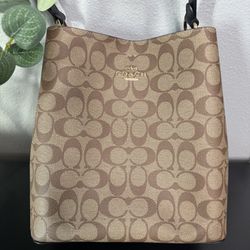 Coach Bucket Bag