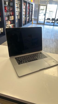 MacBook Pro 16Ram 1tb i7 2018 15in
