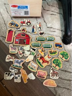 Melissa and Doug magnetic farm pieces